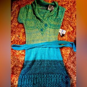 Multi-color shortsleeve sweater. Still with tags